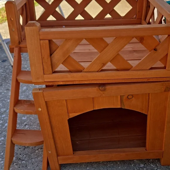 Wooden Pet Cat /PuppyHouse W/ Stairs - Picture 6 of 8
